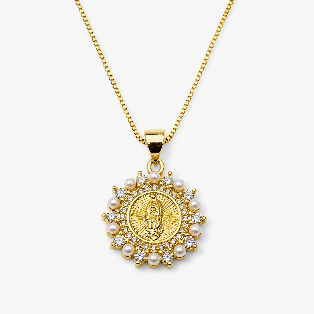 Collar Virgen de Guadalupe con Perlas Bañado en Oro 18K
