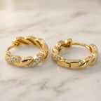 Argollas Trenza Zirconia Bañadas en Oro 18K