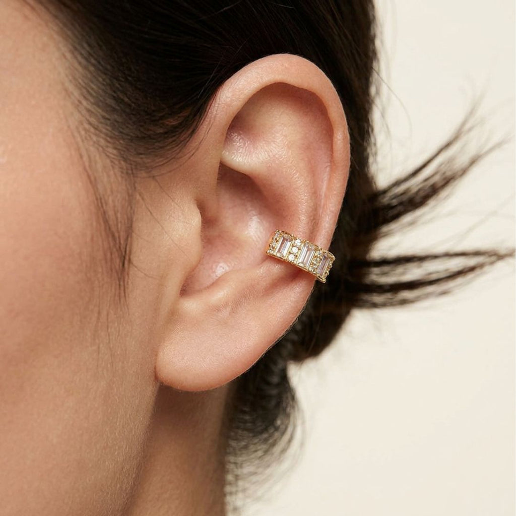 Ear Cuff Baguette Dorado con Circones