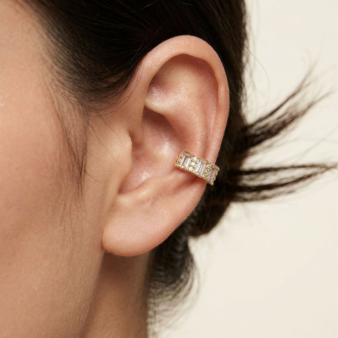 Ear Cuff Baguette Dorado con Circones