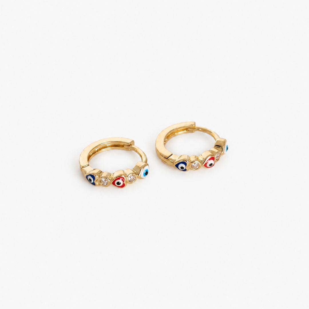 Argollas bañadas en oro 18K con corazones esmaltados y circones