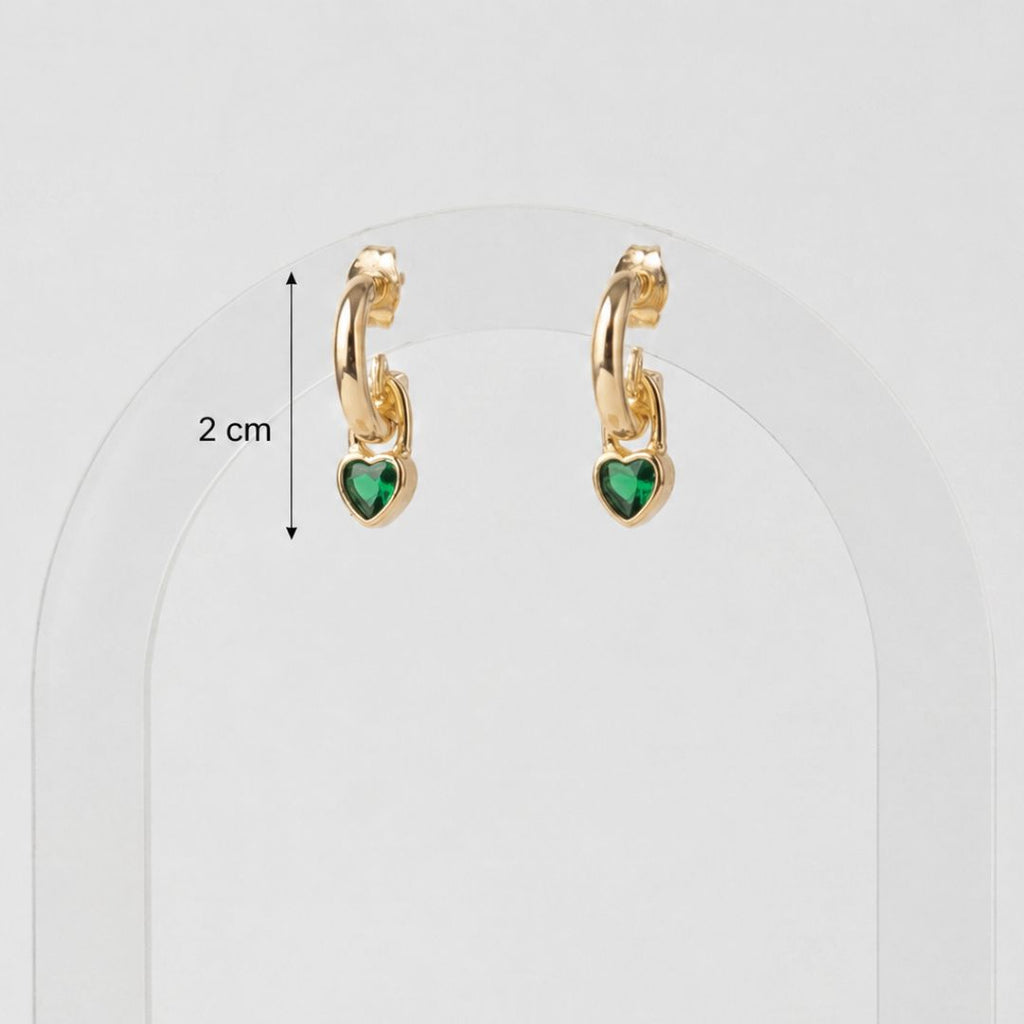 Argollas doradas bañadas en oro 18K con corazón verde