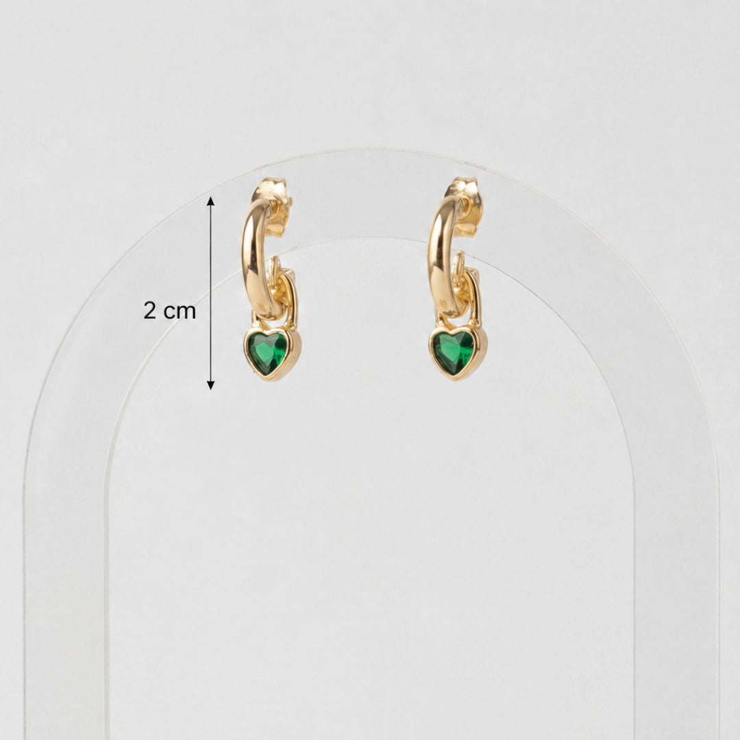 Argollas doradas bañadas en oro 18K con corazón verde