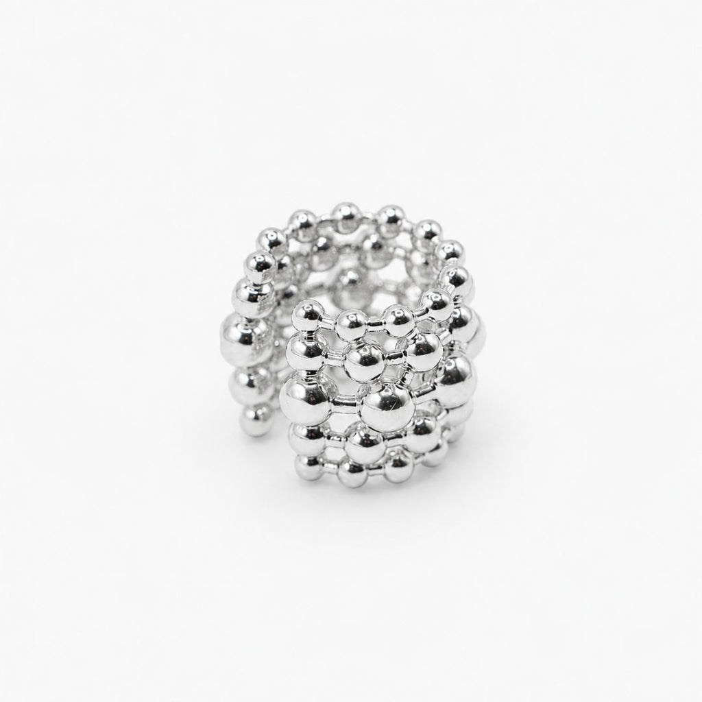 Ear Cuff Plateado con Relieve de Balines