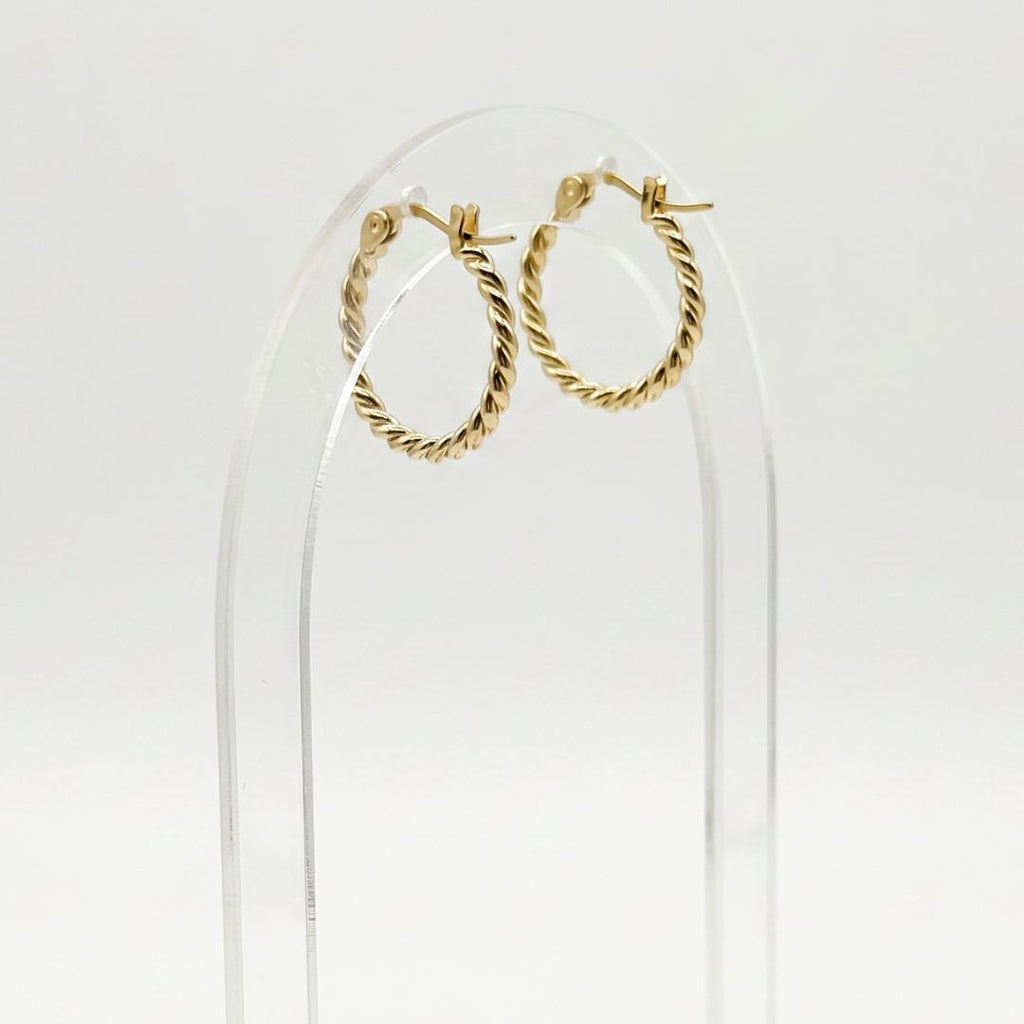 Argollas trenzadas doradas bañadas en oro 18K