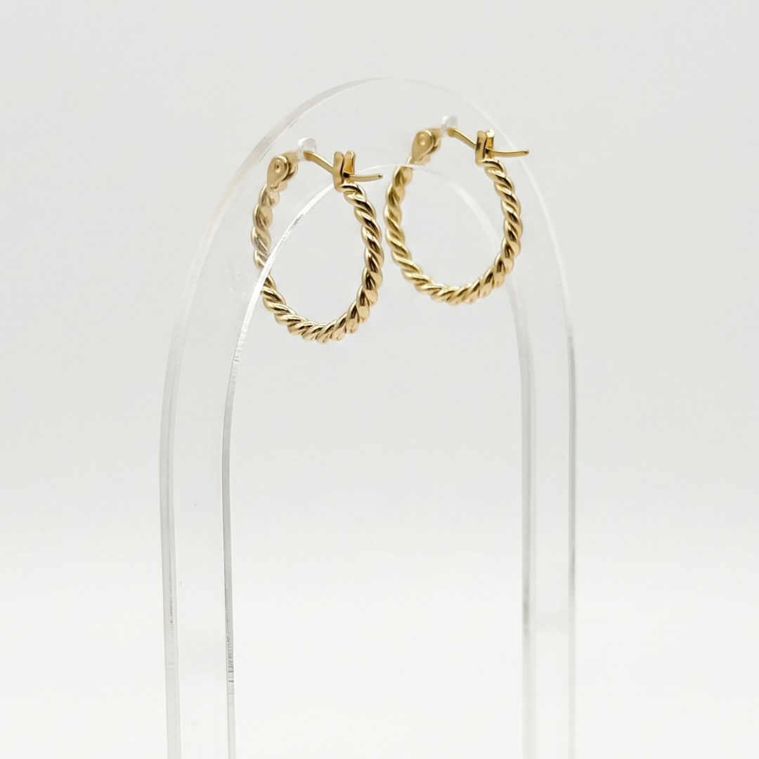 Argollas trenzadas doradas bañadas en oro 18K