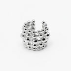 Ear Cuff Plateado con Relieve de Balines