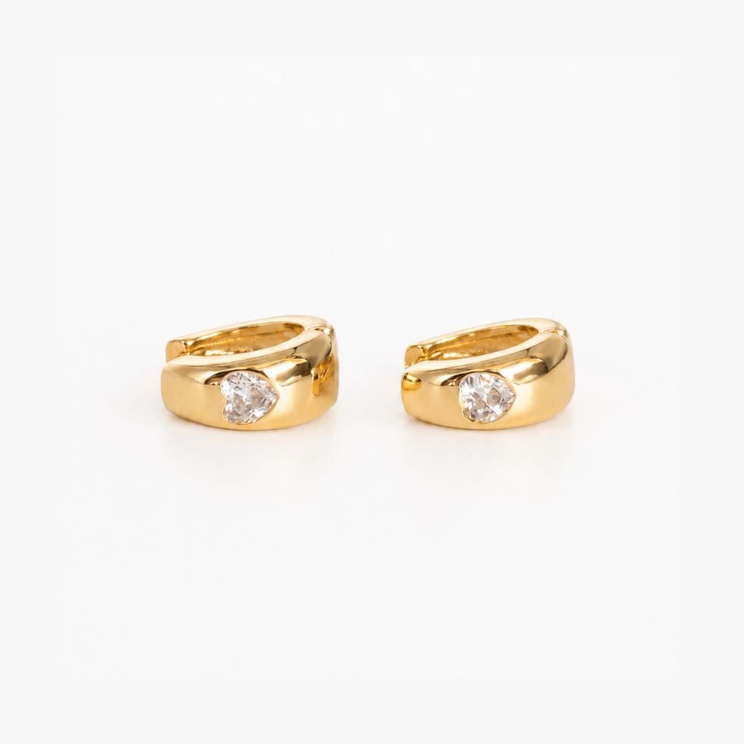 Argollas con circón corazón, Bañadas en oro 18K