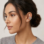 Ear Cuff Plateado con Relieve de Balines
