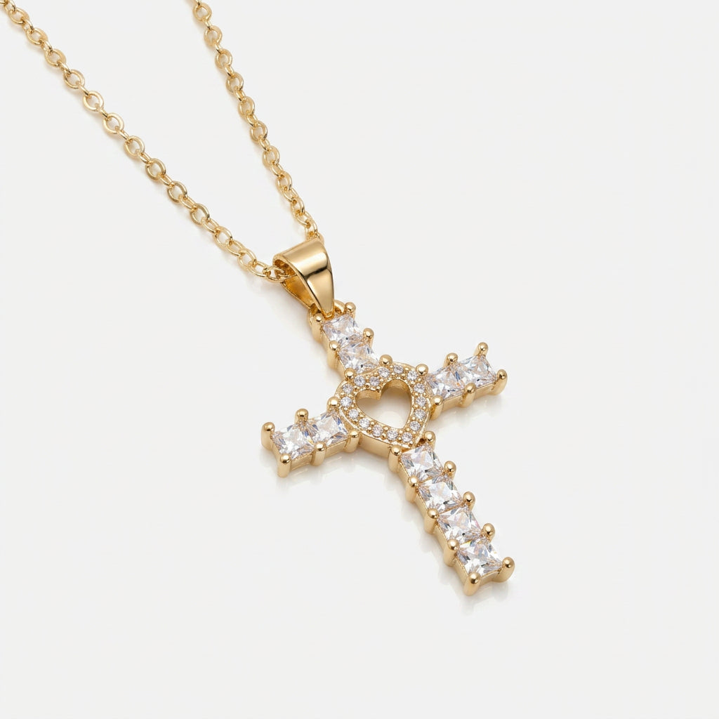 Collar Cruz Corazón Bañado en Oro 18K | Dulcymar Accesorios