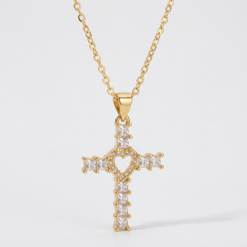 Collar Cruz Corazón Bañado en Oro 18K | Dulcymar Accesorios